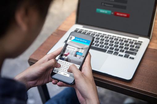 Rezerwacja hotelu przez telefon